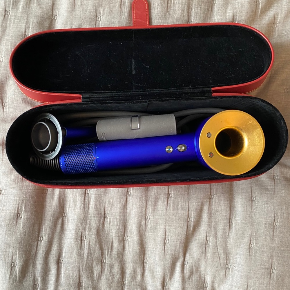 Dyson Supersonic™ hair dryer 23.75 karat gold